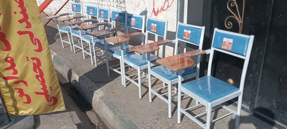 نیمکت های با میز و بدون میز